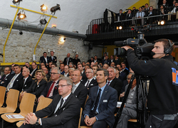 Wirtschaftsdebatte 10 Jahre Commercia 23.5.2016. Foto: Bruno Bührer