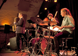 1 Jahr Haberhaus Bühne - Junge Bands, ungewöhnliche Texte, Häppchen und Getränke