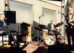 Tough Tenor - Big Band Musik im Taschenformat