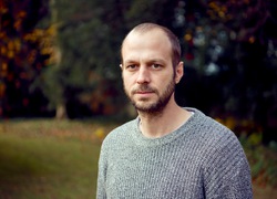 Erzählzeit ohne Grenzen 2019 - Dominic Oppliger: acht schtumpfo züri empfernt