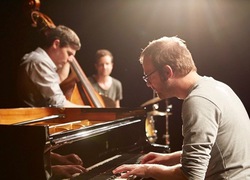 Troja - How about life... on mars?